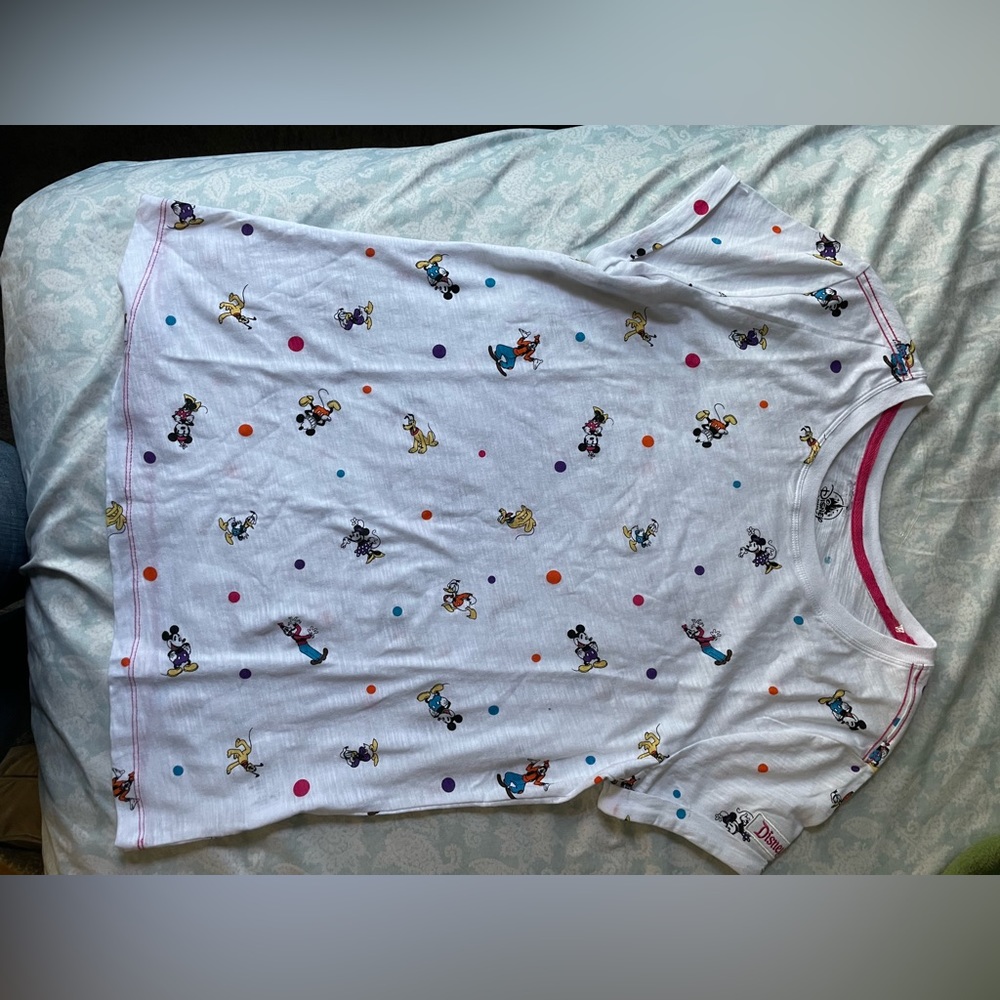 Disney/Disneyland top nwot size women med